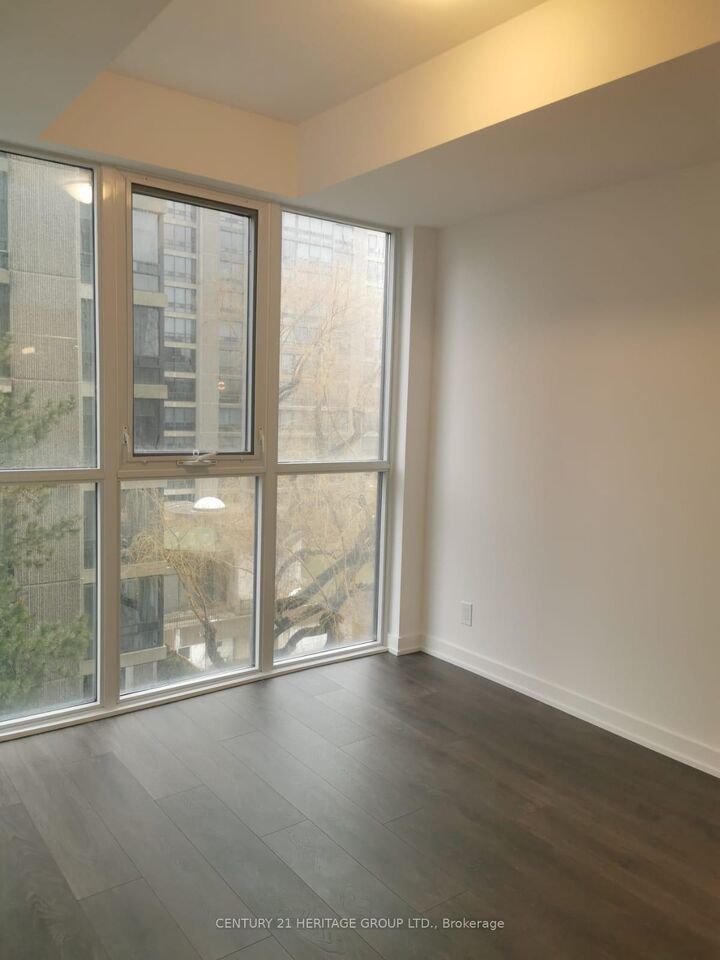 Photo de la propriété:  609 Avenue Road 501  ON M4V 0B1