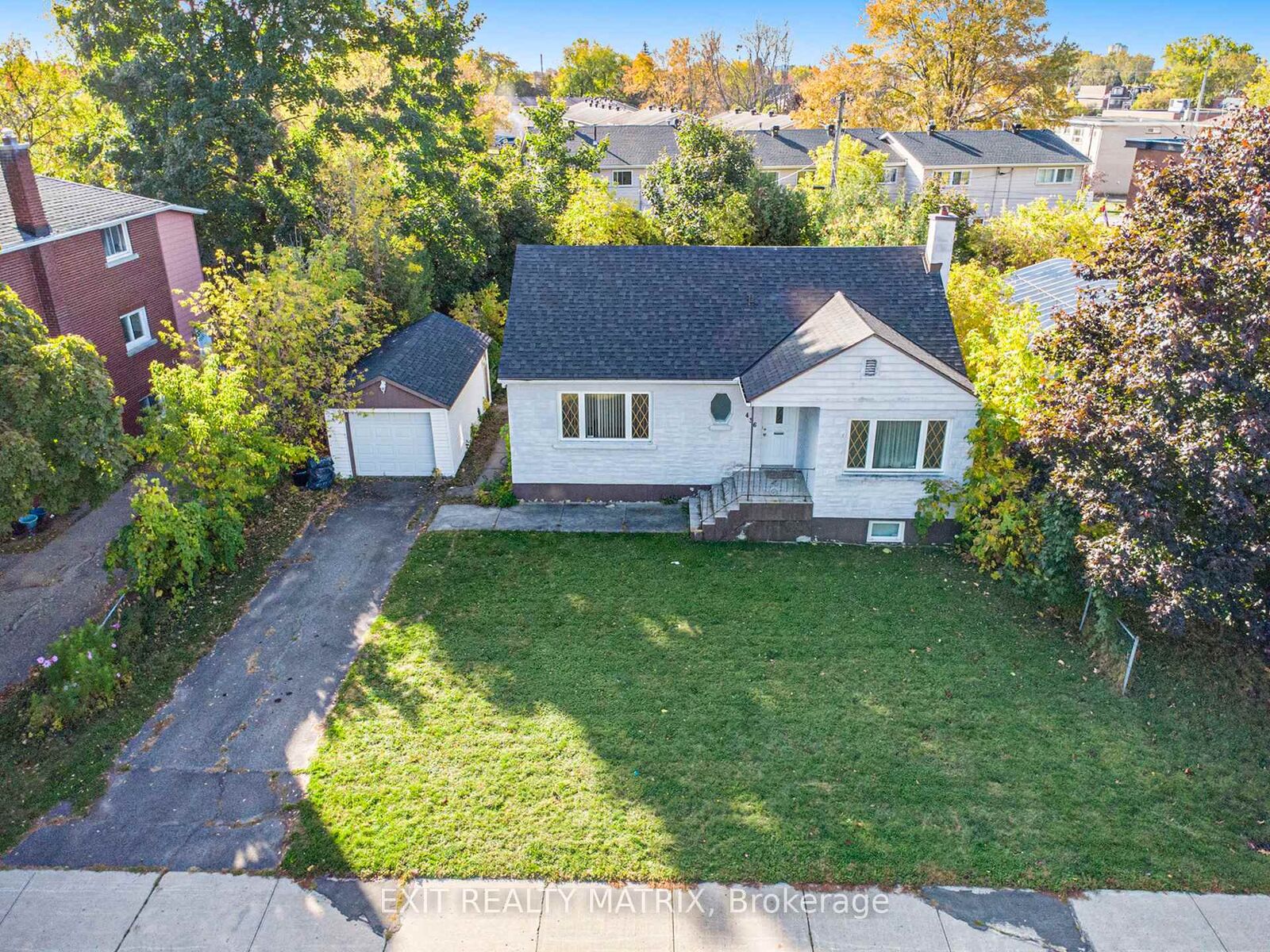 Property Photo:  436 Blake Boulevard  ON K1K 1B1 