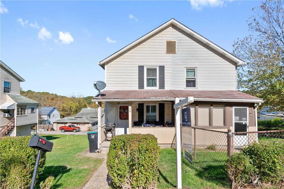 Property Photo: 59 Orchard Dr PA 15064