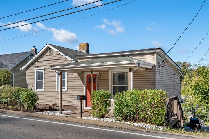 Property Photo: 437 Montgomery Ave PA 15017