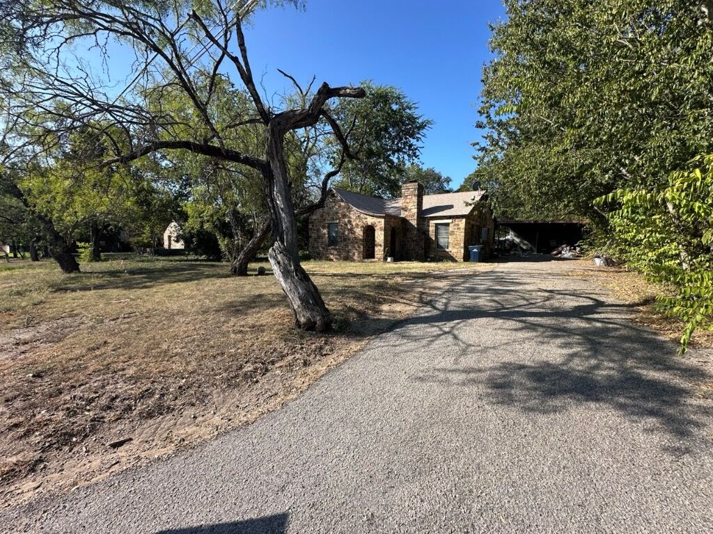 Property Photo: 804 N Main Street TX 78611