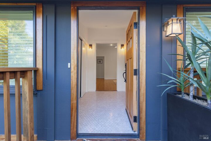 Property Photo: 5 Hillside Avenue CA 94904