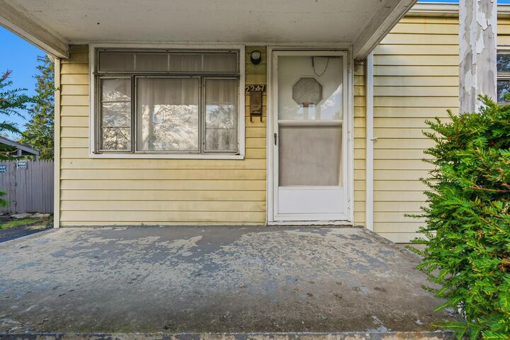 Property Photo:  2247 Atwood Terrace  OH 43211