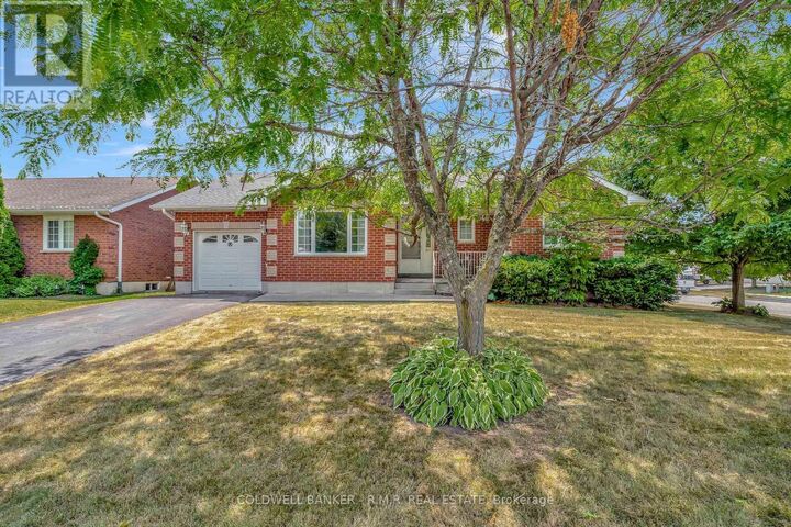 Property Photo:  7 Eakins Crescent  ON K9V 6H8