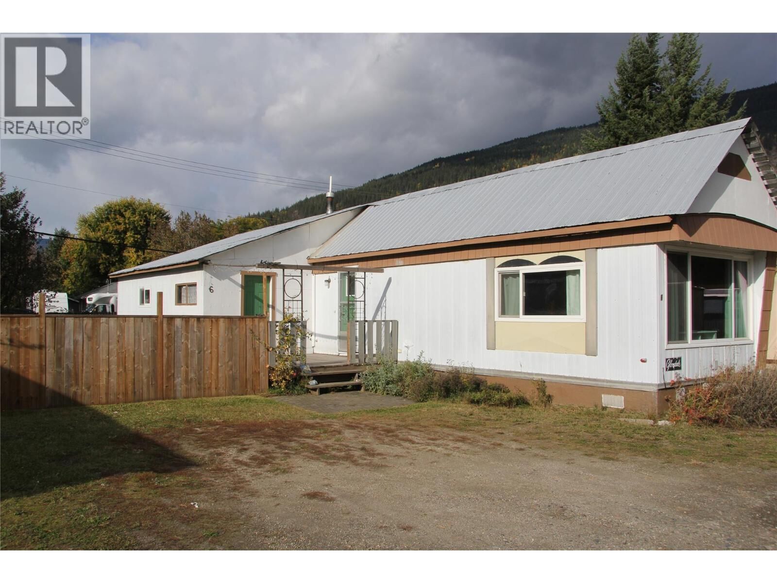 Property Photo:  1204 Maplewood Street 6  BC V0E 2S2 