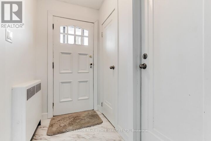 Property Photo:  122 Chadburn Street  ON L1H 5V4 