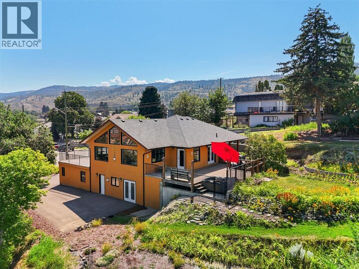 Property Photo: 880 6th Avenue BC V2C 3S1