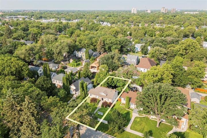 Photo de la propriété: 329 Campbell Street MB R3N 1B6