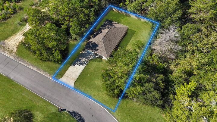 Property Photo: 5302 Kervin Road FL 32539
