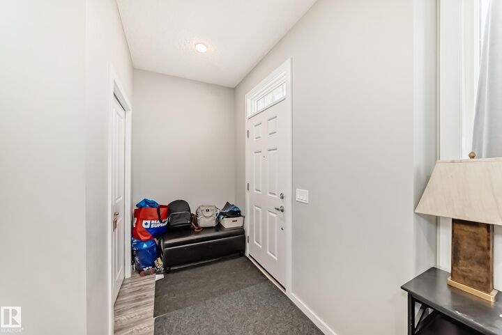 Property Photo:  2609 Maple Way NW  AB T6T 2K1