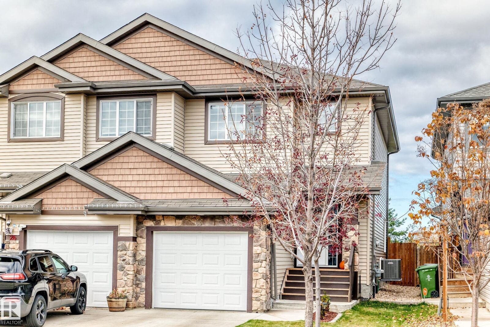 Property Photo: 28 Durrand Bend AB T8L 0N2