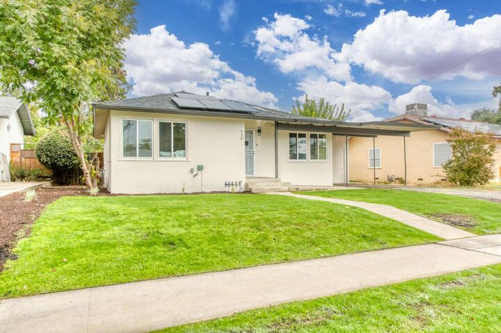 Property Photo:  928 W Lansing Way  CA 93705 
