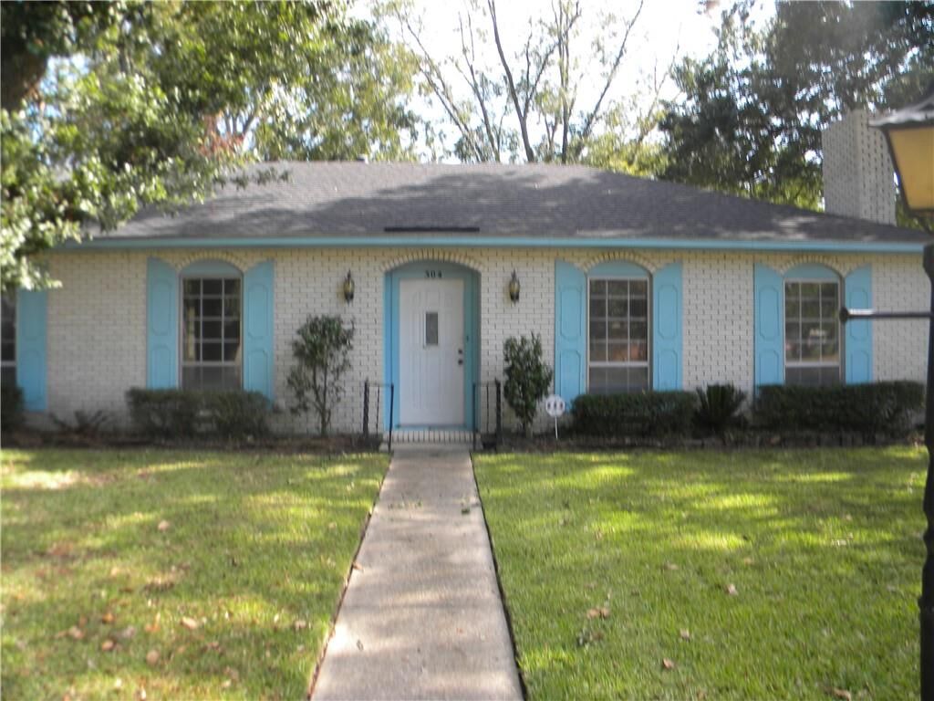Property Photo: 304 Meadowlark Drive LA 71303