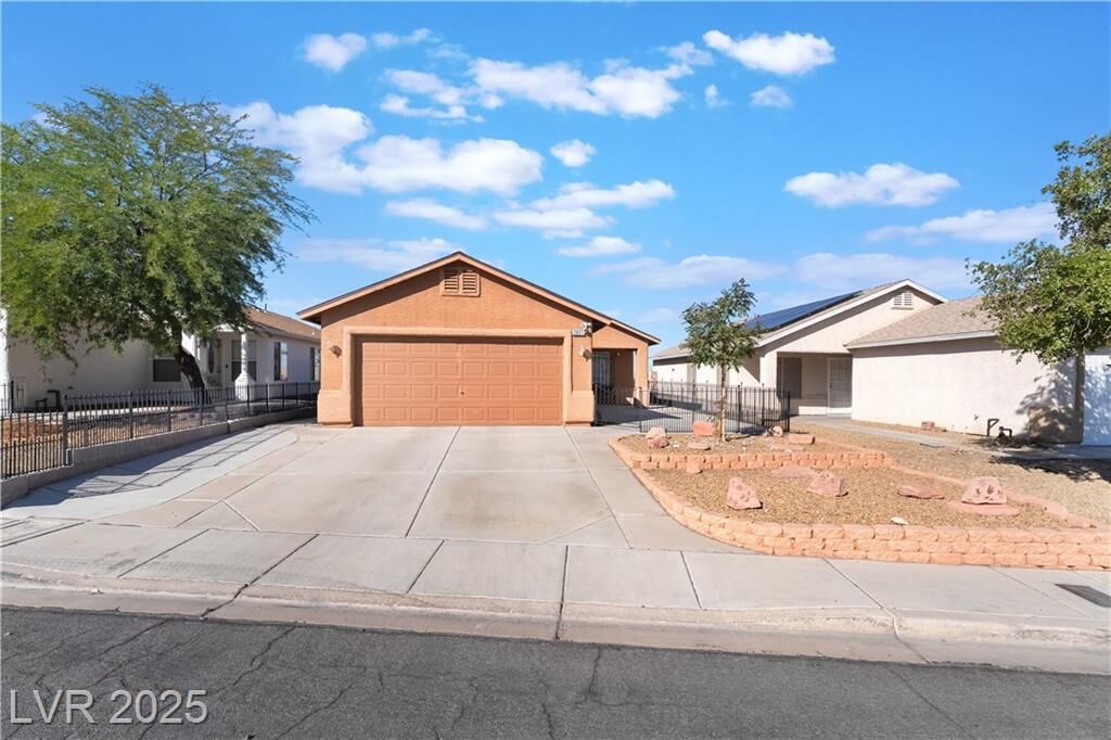 Property Photo: 2827 Kensington Street NV 89156