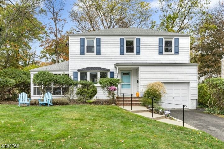 28 Lexington Dr  Livingston Twp. NJ 07039 photo