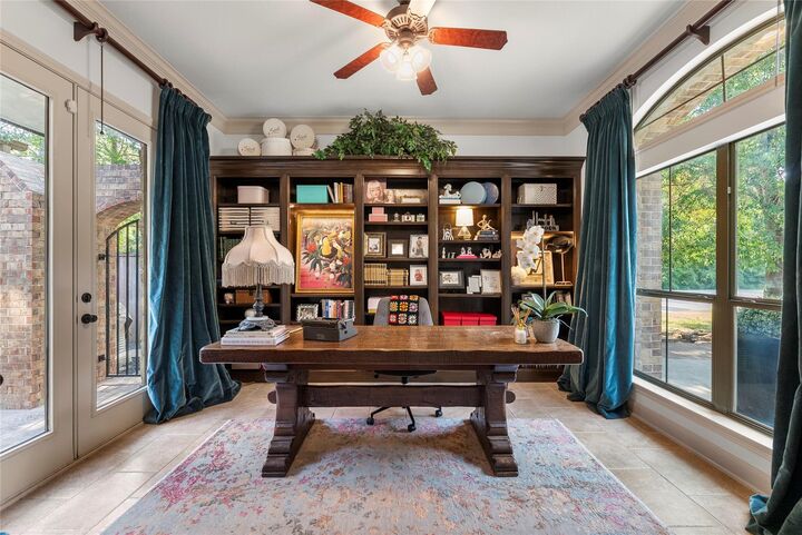 Property Photo: 2 Knights Crossing Drive TX 77382