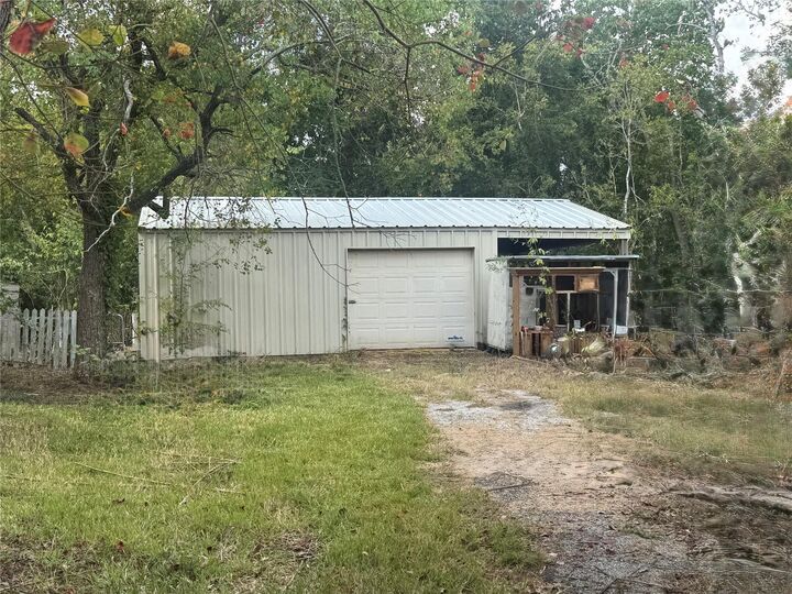 Property Photo: 11809 County Road 458C TX 77515