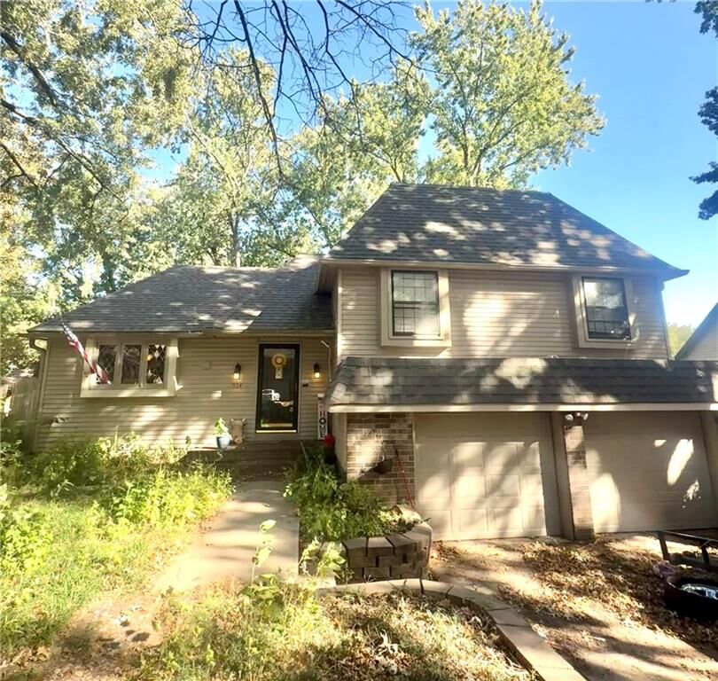 Property Photo:  304 S Meadowbrook Lane  KS 66062