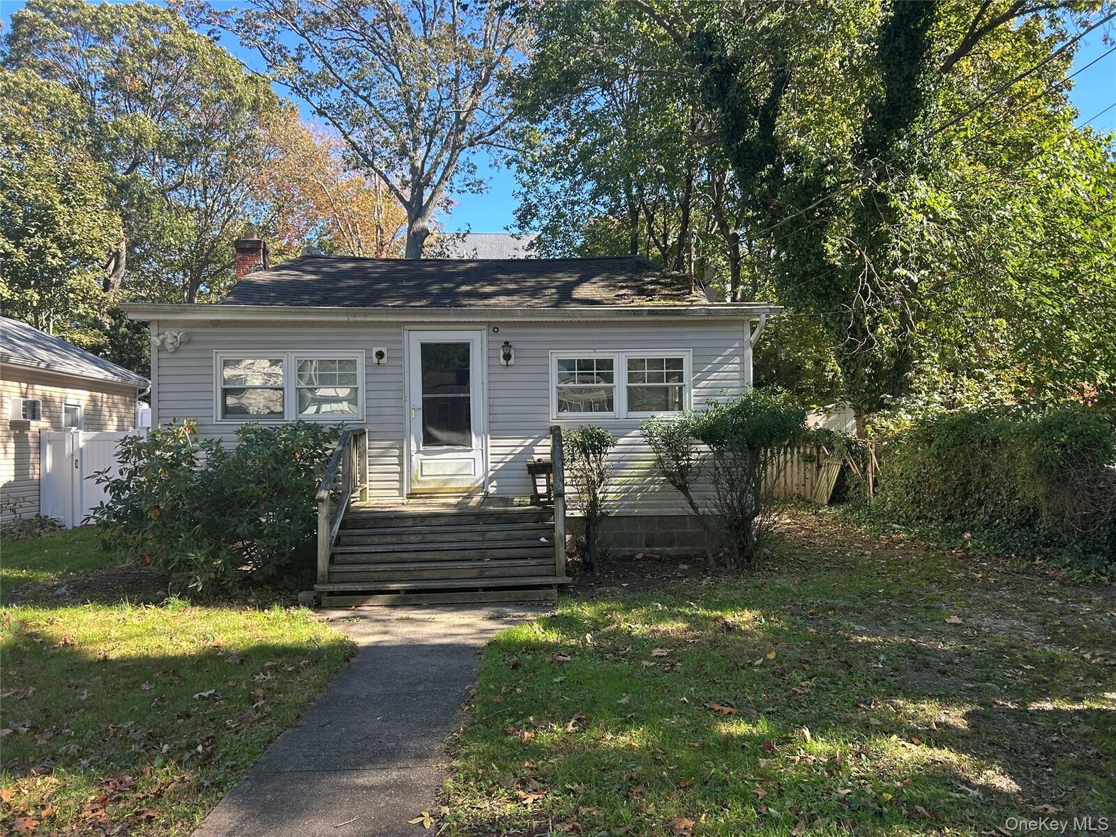Property Photo:  129 Westbury Drive  NY 11789