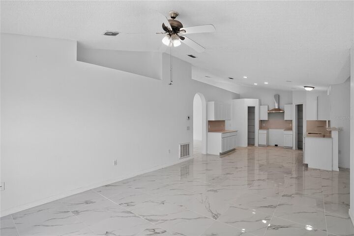 Property Photo: 1118 Perpignan Court FL 34759