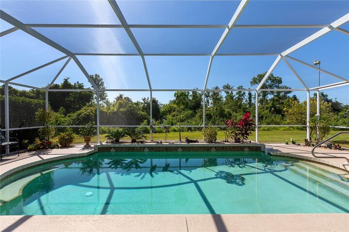 Property Photo: 3358 Yonge Avenue 33 FL 34235