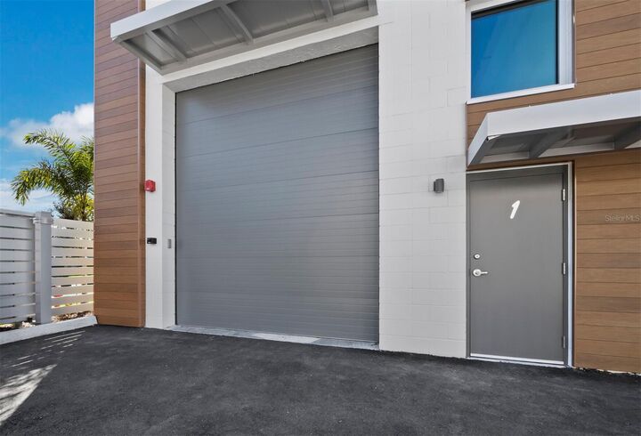 Property Photo:  6566 Palmer Park Circle 1  FL 34238 