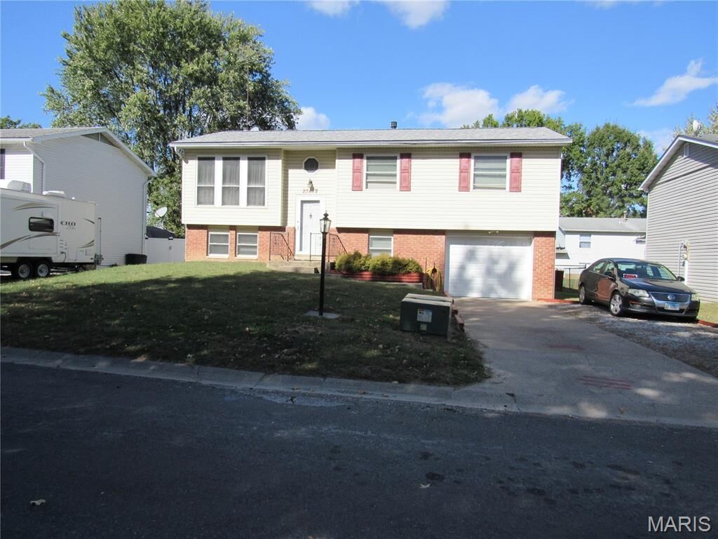 Property Photo:  23452 Apple Tree Lane  IL 62028