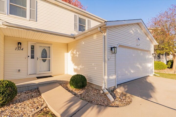 Property Photo:  1314 Lismore Lane  IL 61761