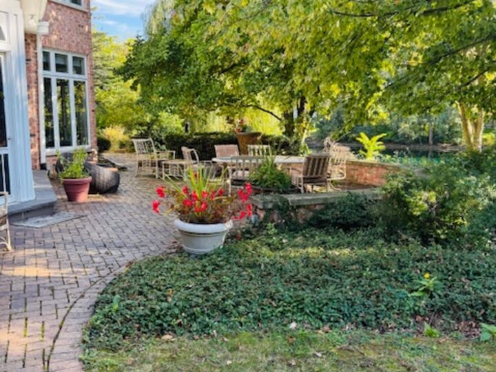 Property Photo:  210 Saint Michael Court  IL 60523