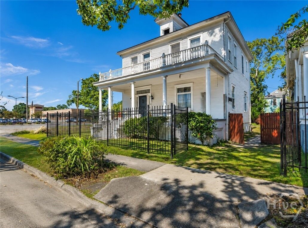 Property Photo:  310 W 34th Street  GA 31401 