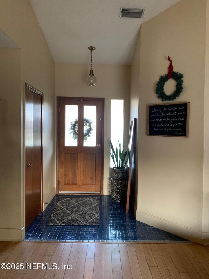 Property Photo:  5240 Pear Tree Place  FL 32211 