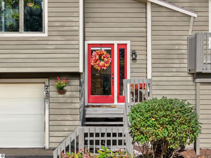 Property Photo:  2221 Kaukauna Court  MI 49686 