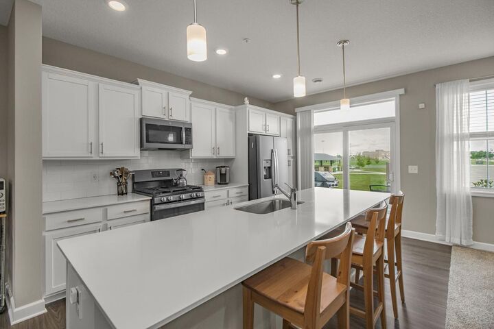 Property Photo:  1507 Gable Drive  MN 55315 