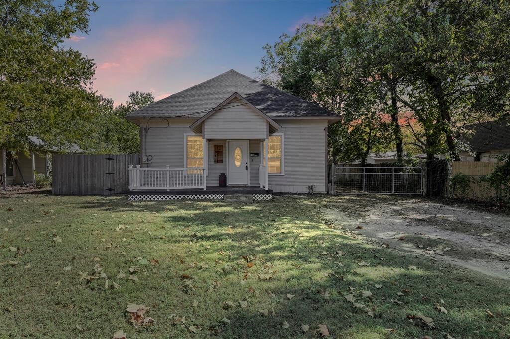 Photo de la propriété:  304 Dunn Street  TX 75165