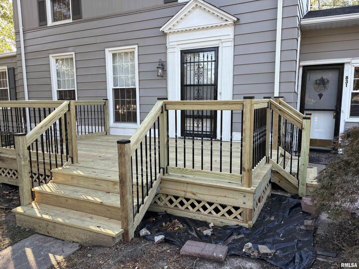 Property Photo:  831 E 5th Street  IL 62801 