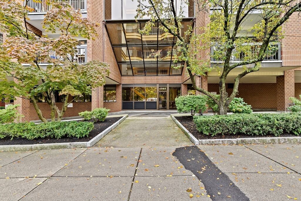 Property Photo:  1265 Beacon St 501  MA 02446 