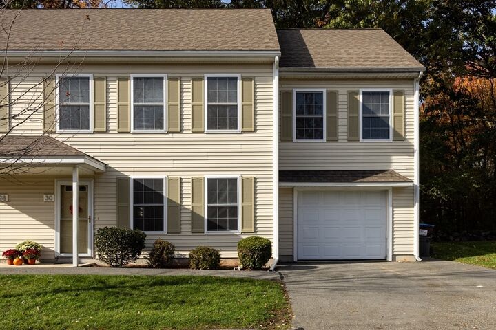 Property Photo:  30 McKenna Dr 30  MA 01862 