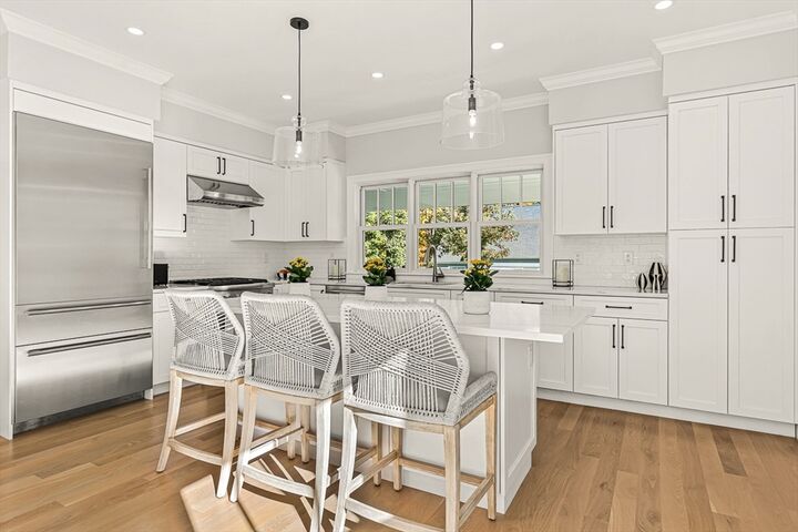 Property Photo:  5 Peakes Ln 5  MA 02493 