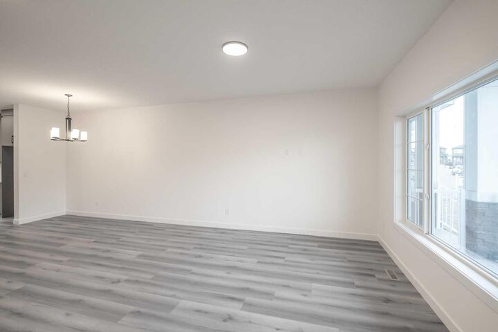 Property Photo: 51 Baysprings Terrace SW AB T4B 4A7