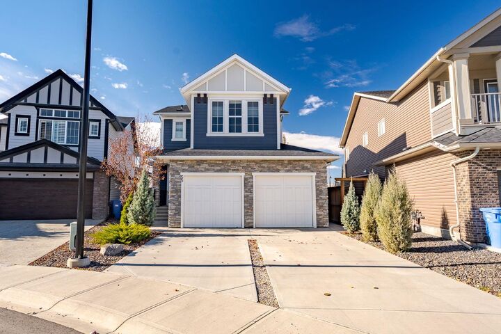 Property Photo:  55 Legacy Woods Bay SE  AB T2X 2G4