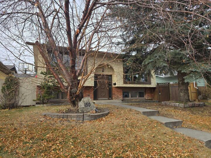 Property Photo: 150 Midcrest Crescent SE AB T2X 1B6