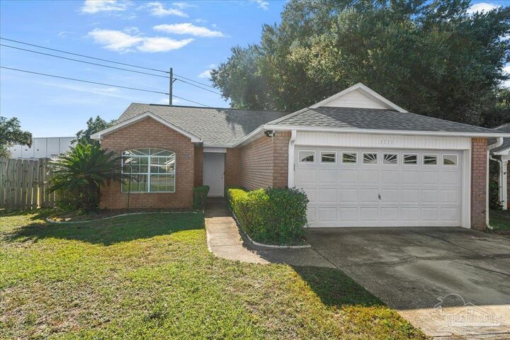 Property Photo:  3535 Flintwood Cir  FL 32504