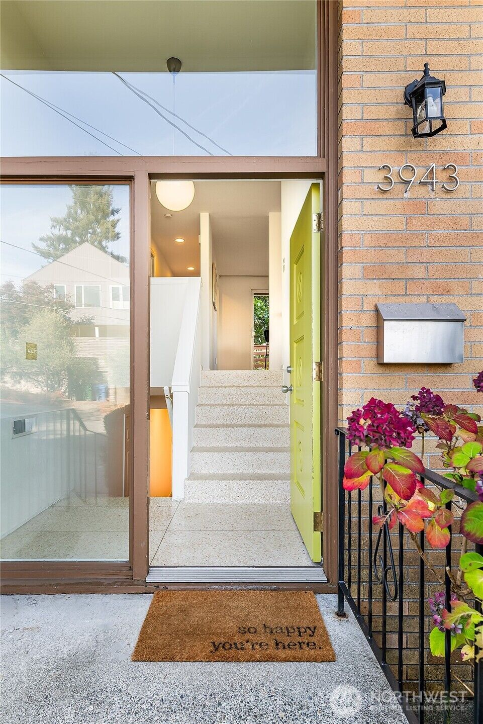 Property Photo: 3943 S Lucile Street WA 98118