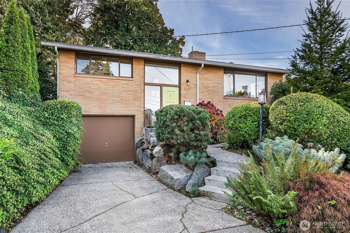 3943 S Lucile Street  Seattle WA 98118 photo
