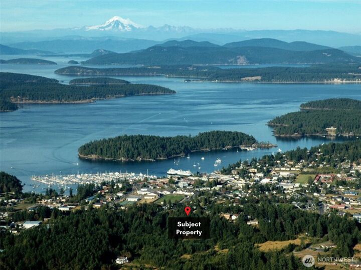 Property Photo: 300 S Hillcrest Place WA 98250