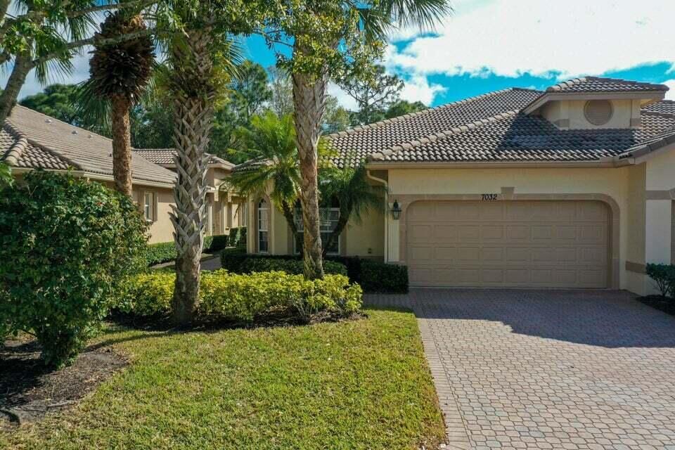 Property Photo: 7032 Willow Pine Way FL 34986