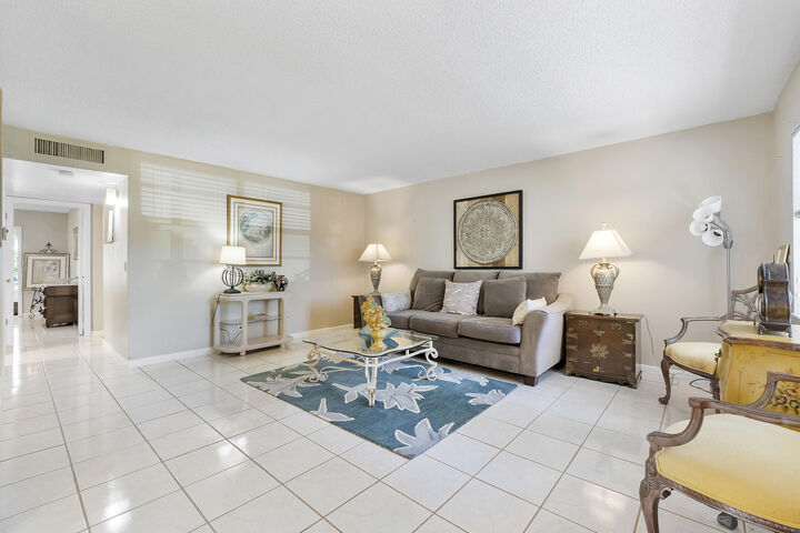Property Photo: 157 Flanders D FL 33484