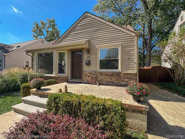 Property Photo: 3311 Ellwood Avenue MI 48073