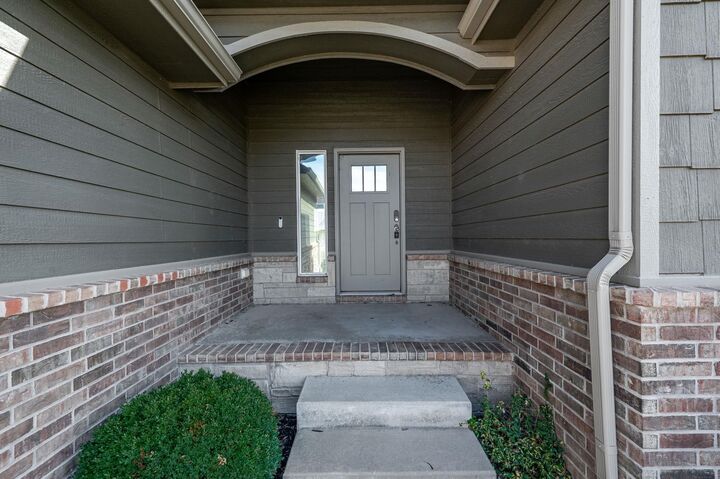 Property Photo:  2806 N Woodridge St  KS 67226 