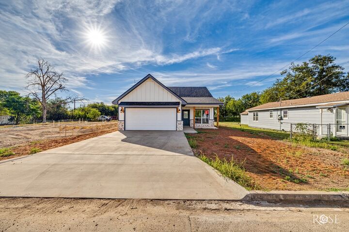 Property Photo:  715 W 18th St  TX 76903